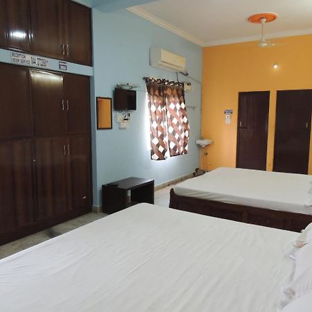 Radha Party Hall Káncsipuram Kültér fotó