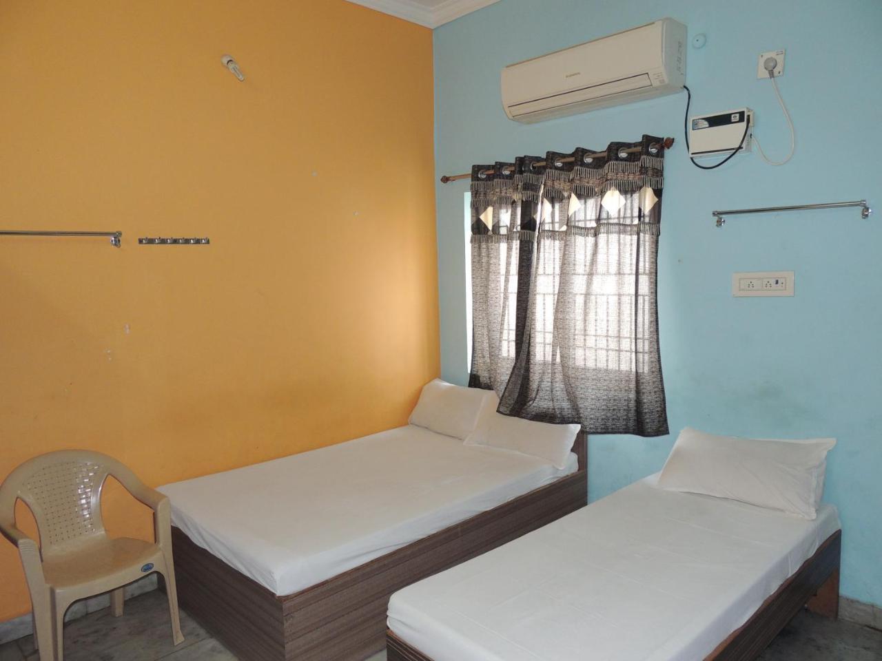 Radha Party Hall Káncsipuram Kültér fotó